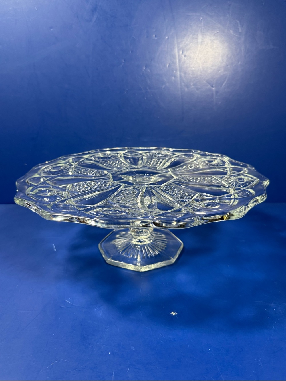 L.E. Smith Heritage 11.5” Cake Stand – Hobstar Buttoned Press – Vintage Pedestal